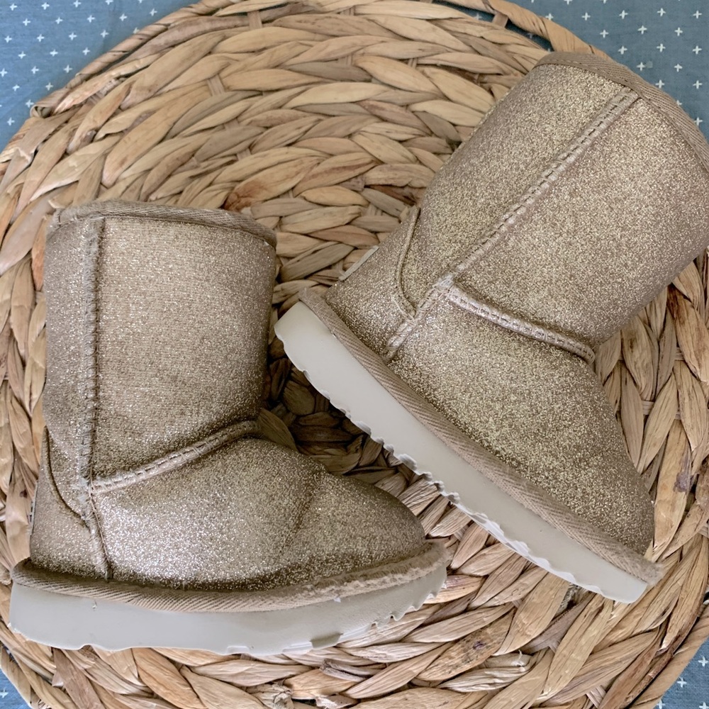Toddler Glitter Uggs, EUC